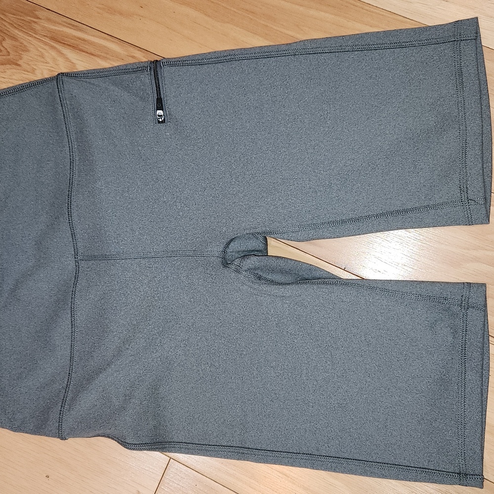 Nine West Active Bike Shorts Size Medium